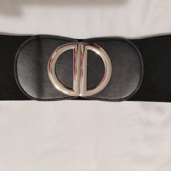 Accessories - Elegant Black Belt with Silver Buckle